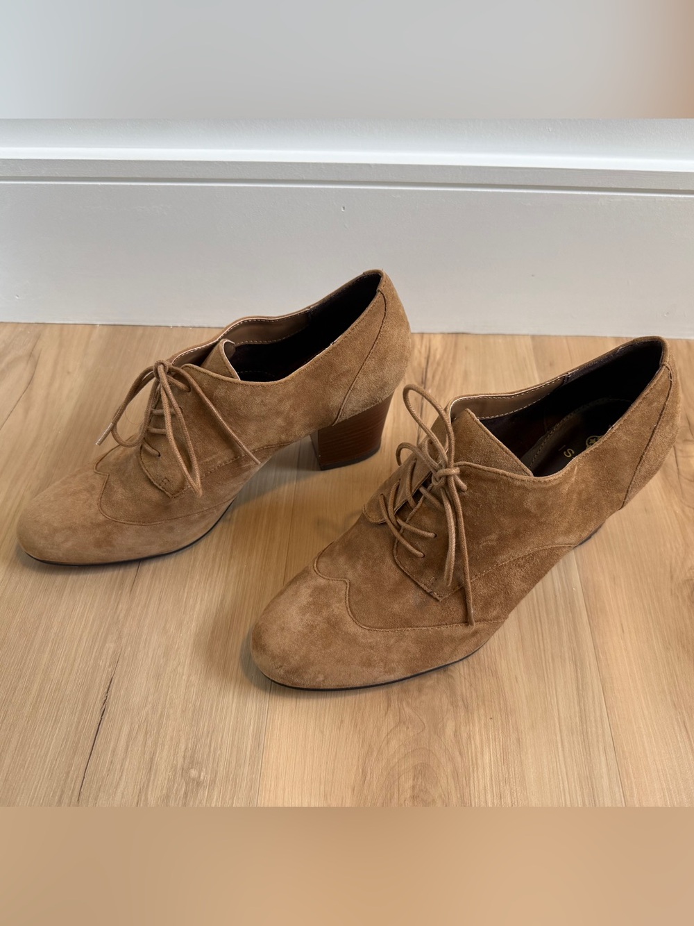 Isola Brown Suede Lace-Up Block Heel Oxfords - 9.5